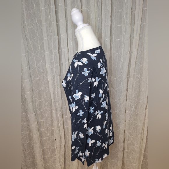 Lands' End Navy White Floral 3/4 Lengh Cotton Top - Picture 3 of 6
